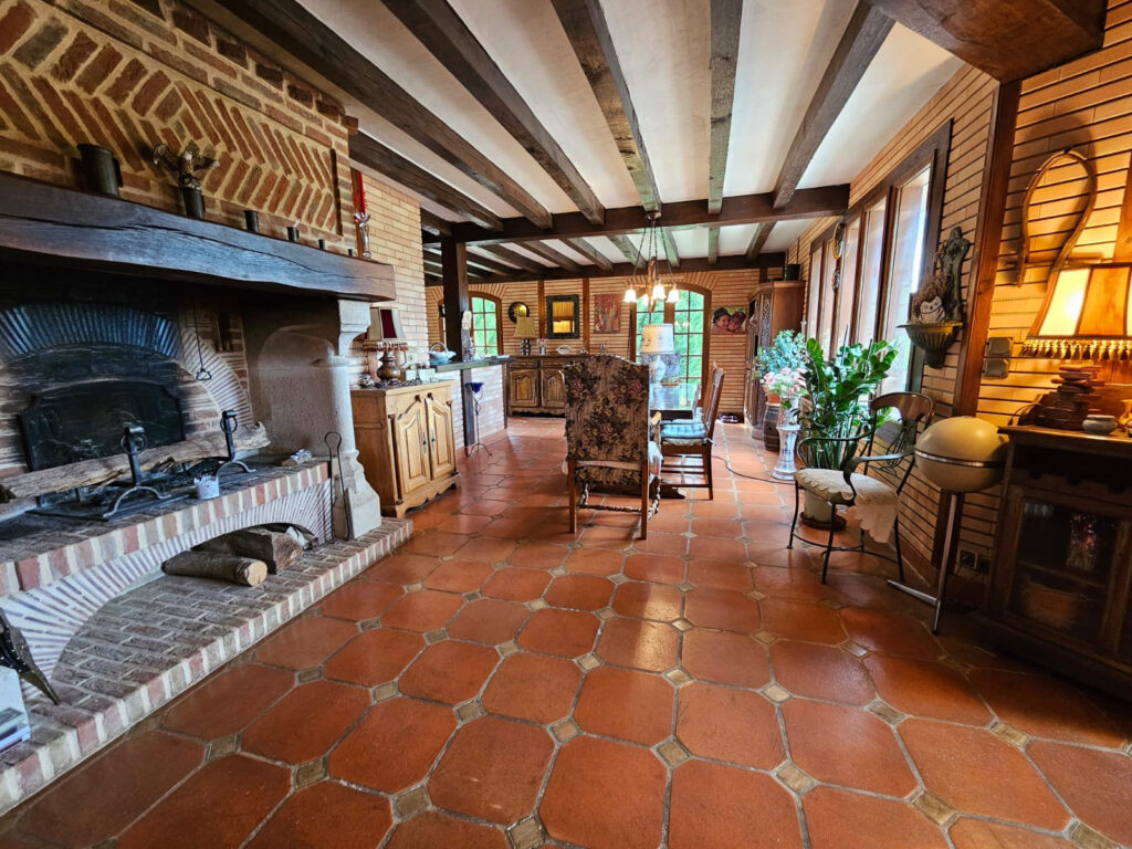 Maison 5 Pièces 171m2 Piscine Couverte – 5 pièces – 4 chambres – 171.29 m²