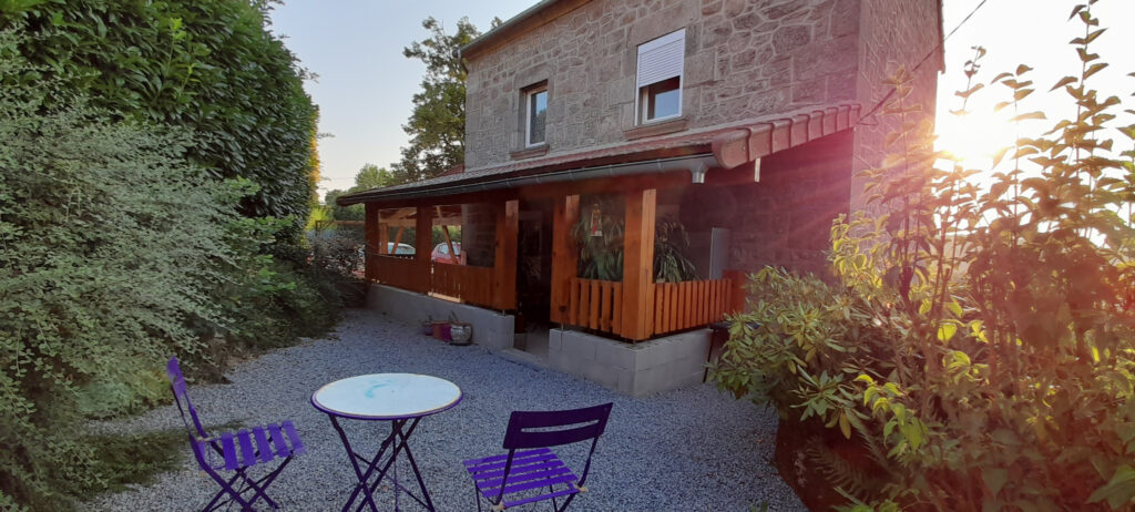 Maison / Villa d’exception sur les hauteurs de AUBUSSON (7km – 4 pièces – 2 chambres – 90 m²