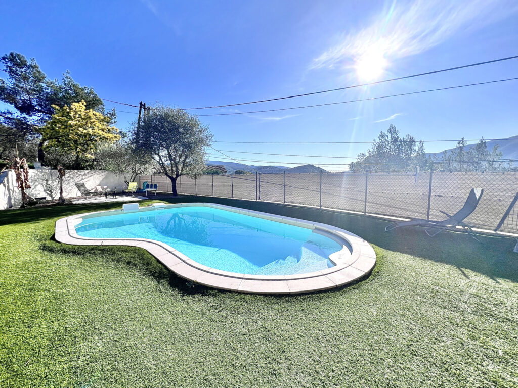 BLAUSASC – VILLA PROVENÇALE – PISCINE – 5 pièces – 3 chambres – 160 m²