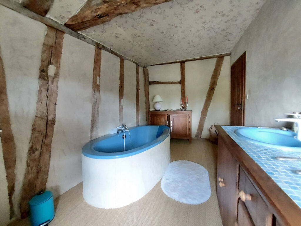 La quiétude d’ une propriété du XVIII ème siècle – 8 pièces – 4 chambres – 253 m²