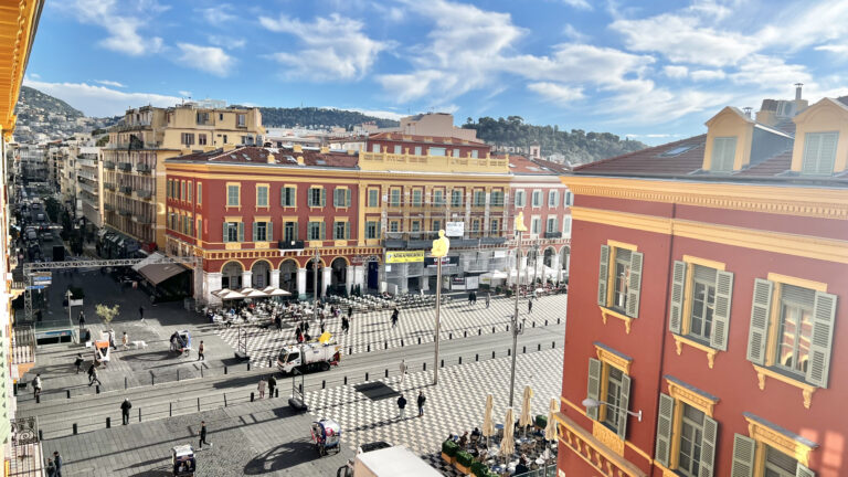 Place Massena – 2 pièces dernier étage – 2 pièces – 1 chambre – 46.02 m²