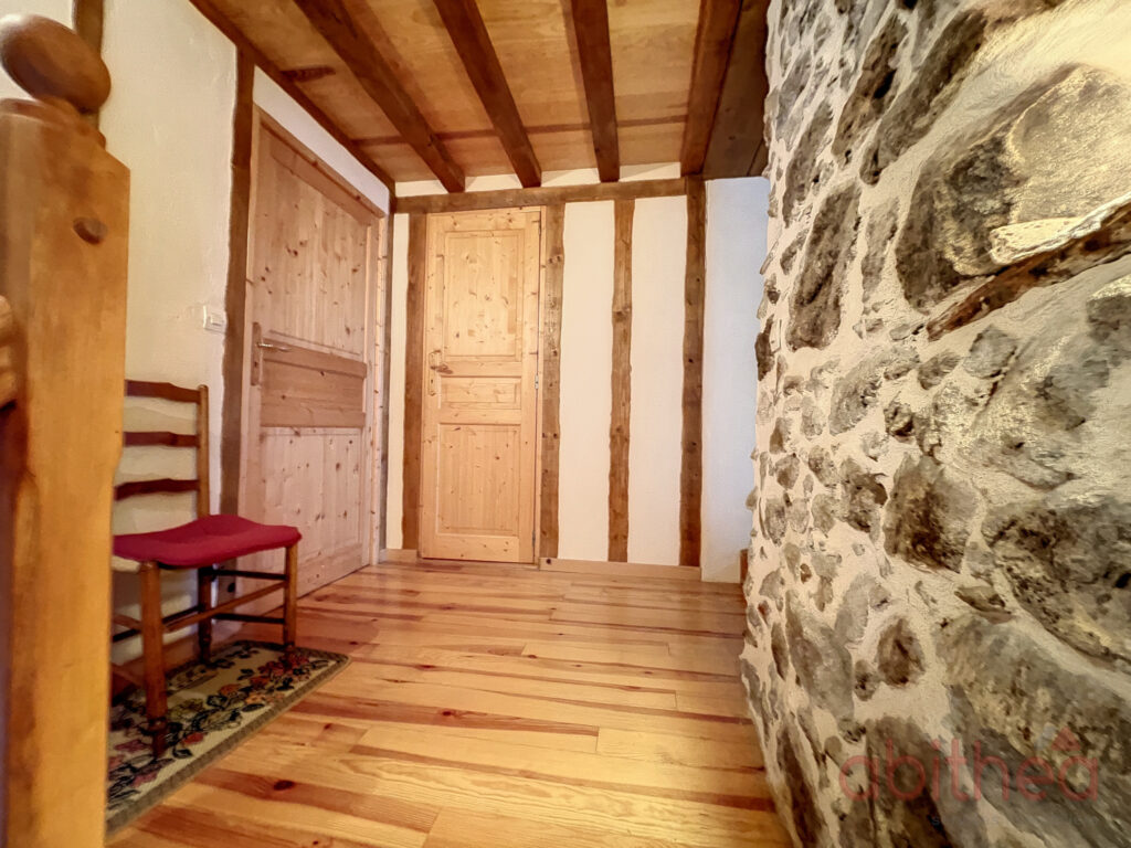 Maison en pierre de 170m2 avec vue  – 6 pièces – 4 chambres – 170 m²