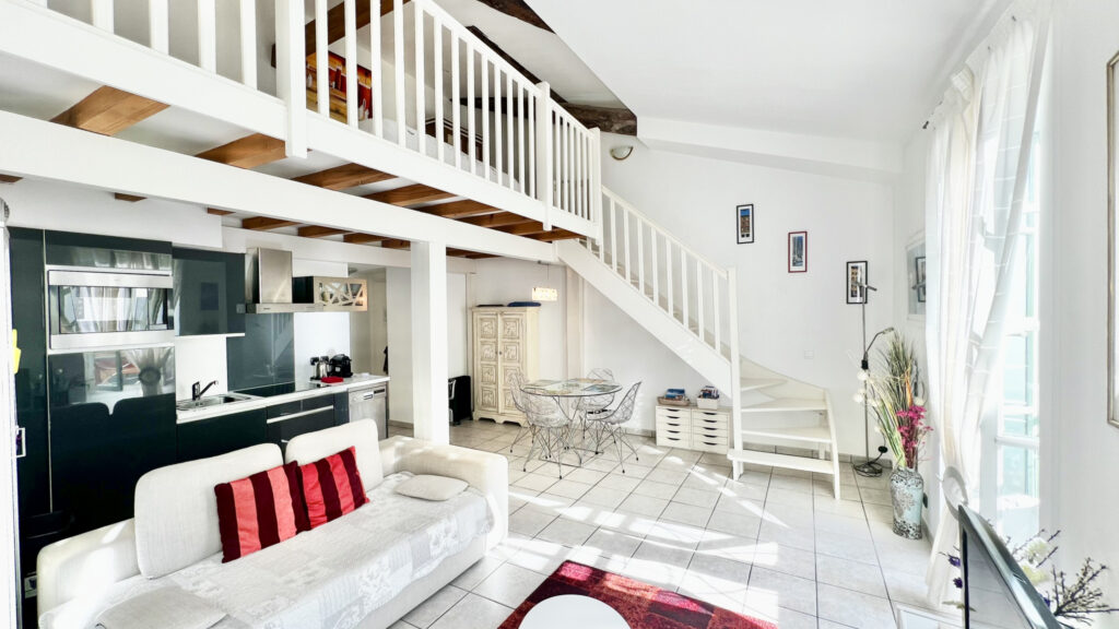 Place Massena – 2 pièces dernier étage – 2 pièces – 1 chambre – 46.02 m²