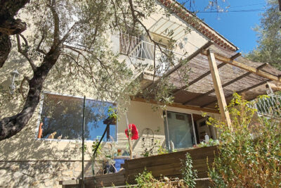 Bas de Villa avec 450m2 de terrain. – 2 pièces – 1 chambre – 80 m²