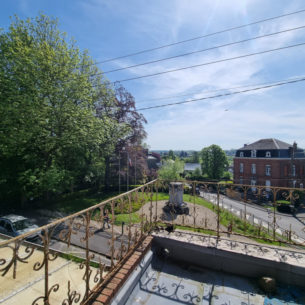 Aisne NORD Authentique maison de maître du 18ème siècle plei – NR pièces – 6 chambres – 325 m²