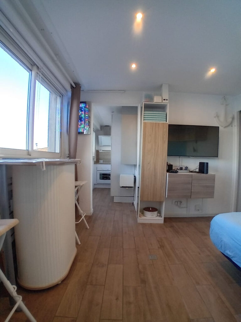 STUDIO VUE MER PLEIN COEUR DES SABLETTES  – 1 pièce – NR chambres – 19 m²
