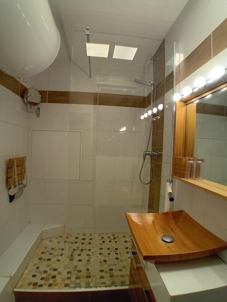 STUDIO VUE MER PLEIN COEUR DES SABLETTES  – 1 pièce – NR chambres – 19 m²