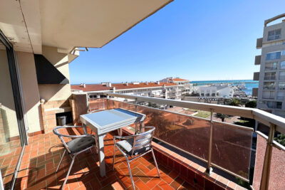 Appartement vue mer avec ascenseur au port de Saint Cyprien. – 3 pièces – 2 chambres – 55 m²