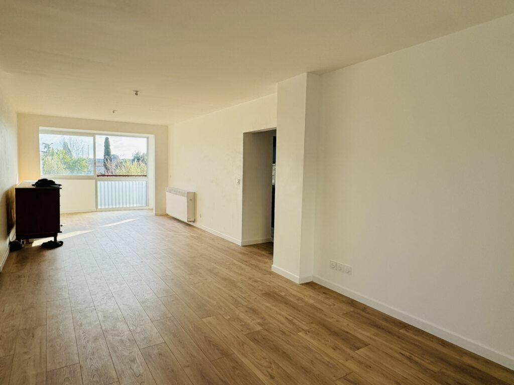 Appartement 4 pièces entièrement rénové – 4 pièces – 3 chambres – 74 m²
