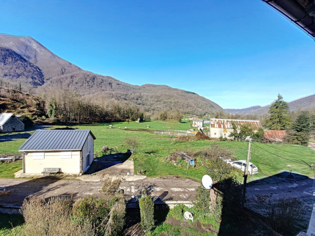 Maison 2 chambres avec vue sur les montagnes  – 3 pièces – 2 chambres – 63 m²