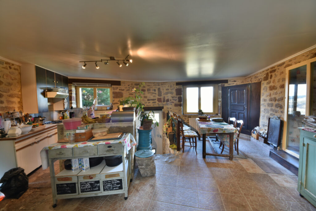 Maison de Bourg à TURENNE – 4 pièces – 2 chambres – 126 m²