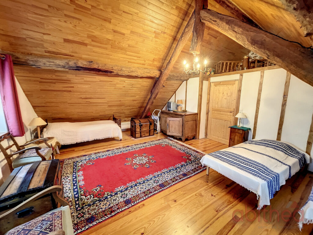 Maison en pierre de 170m2 avec vue  – 6 pièces – 4 chambres – 170 m²