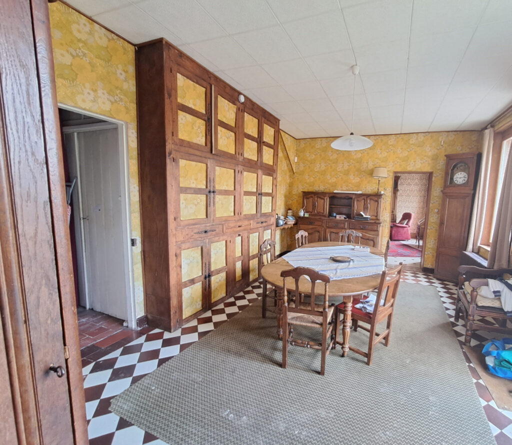 AISNE DURY Corps de Ferme avec plusieurs bâtiments – 11 pièces – 7 chambres – 295 m²