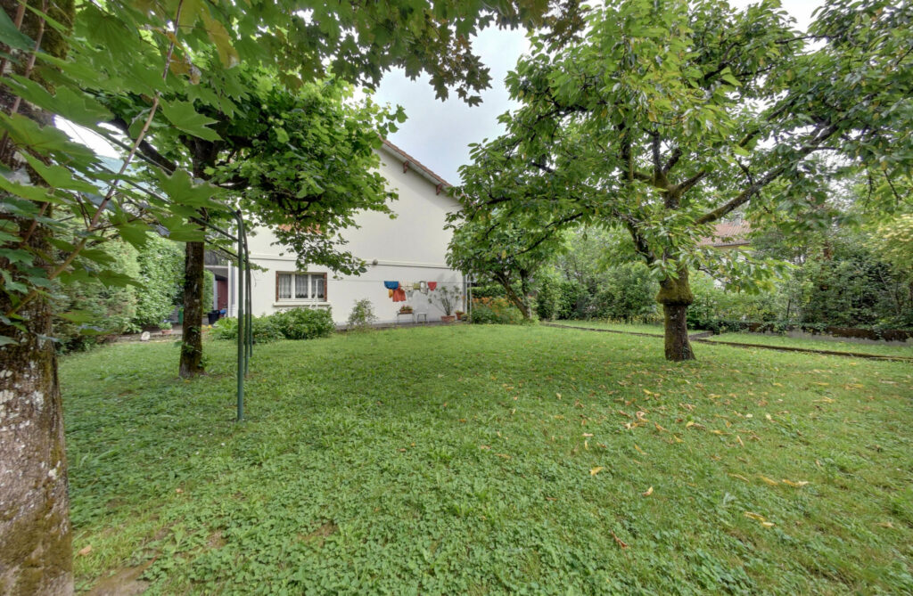 Maison de 6P+C à MEYLAN – 6 pièces – 5 chambres – 184.8 m²