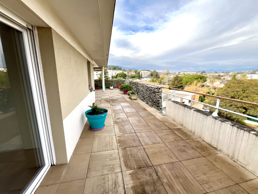 3/4P TOIT TERRASSE VUE PANORAMIQUE – 3 pièces – 2 chambres – 72.8 m²
