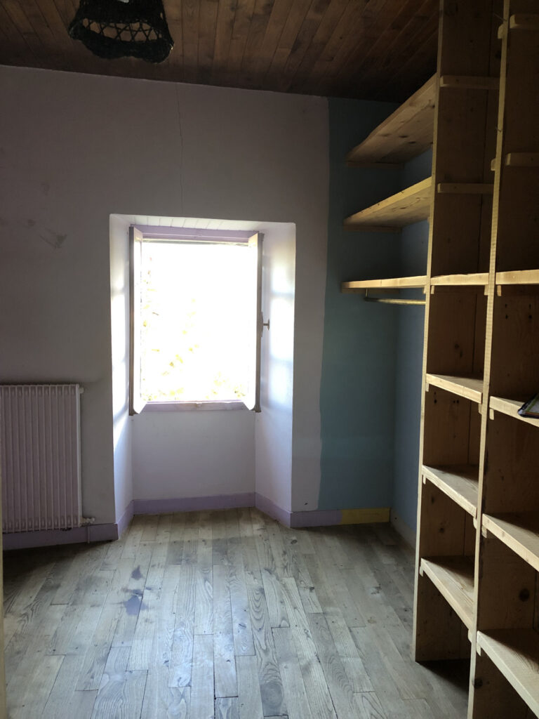 Corps de ferme avec dépendances à la campagne  – 3 pièces – 2 chambres – 150 m²