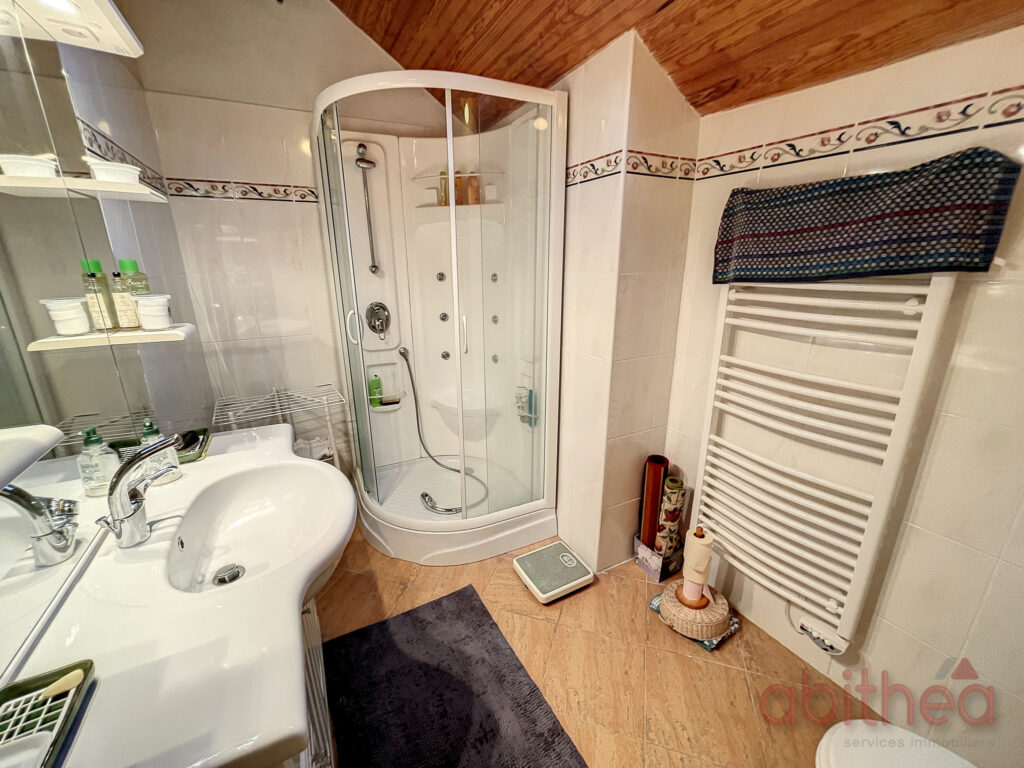 Maison en pierre de 170m2 avec vue  – 6 pièces – 4 chambres – 170 m²