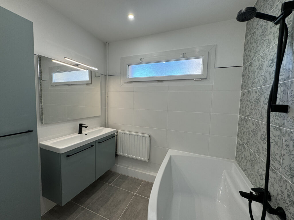 Appartement 4 pièces entièrement rénové – 4 pièces – 3 chambres – 74 m²