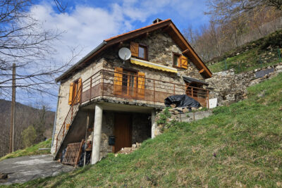 Grange aménagée avec magnifique vue sur la vallée – 3 pièces – 2 chambres – 57 m²