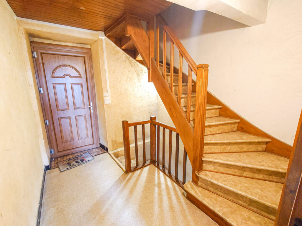 Maison dans un magnifique village des Pyrénées  – 6 pièces – 4 chambres – 132 m²