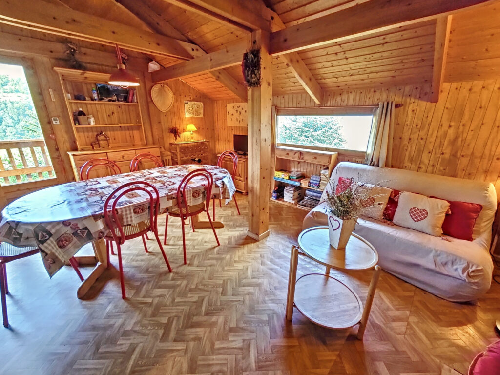 Chalet avec magnifique vue sur la montagne – 4 pièces – 3 chambres – 60 m²