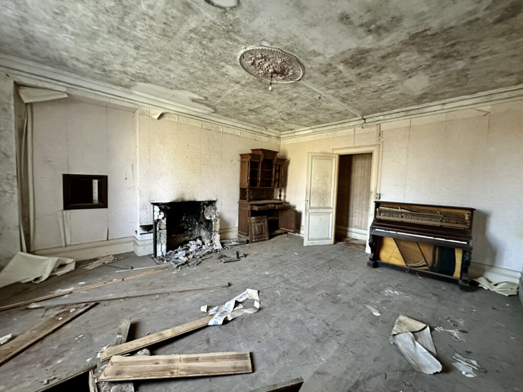 Propriété XIXe à restaurer  – 12 pièces – 6 chambres – 400 m²