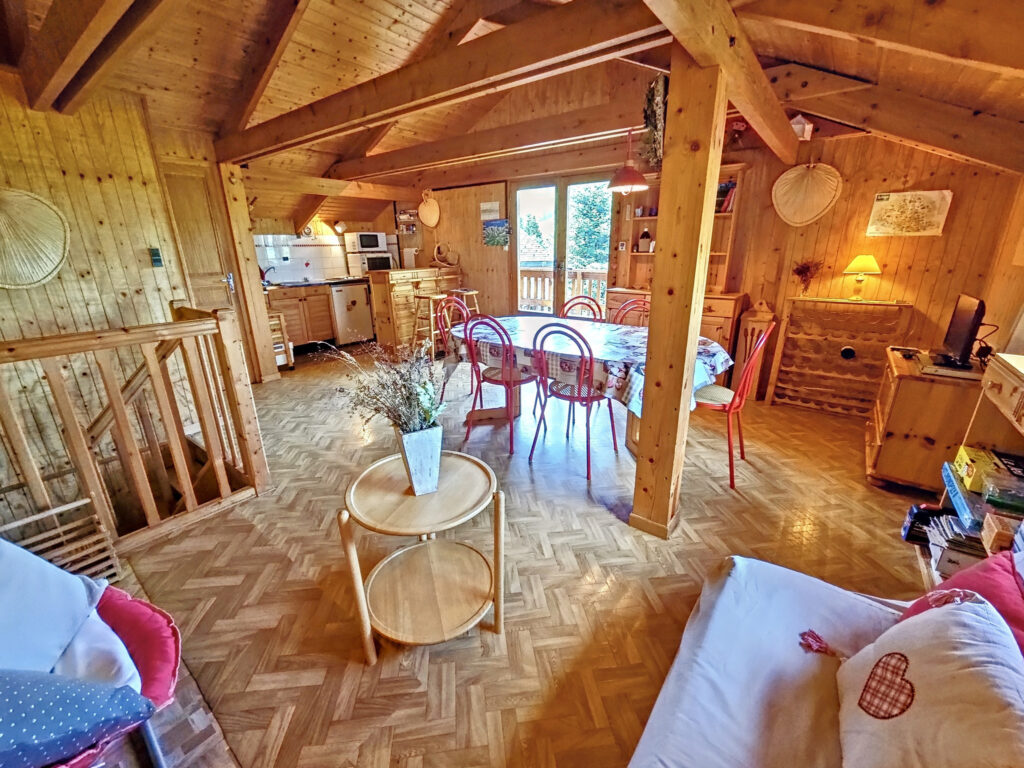 Chalet avec magnifique vue sur la montagne – 4 pièces – 3 chambres – 60 m²