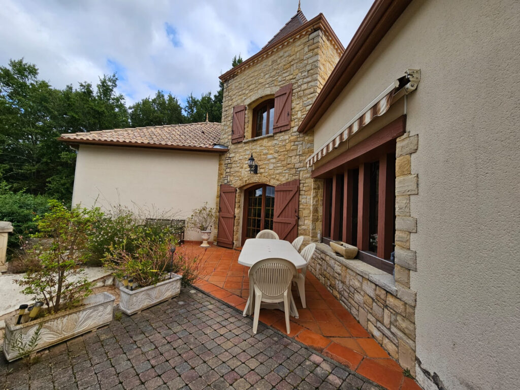 Maison 5 Pièces 171m2 Piscine Couverte – 5 pièces – 4 chambres – 171.29 m²