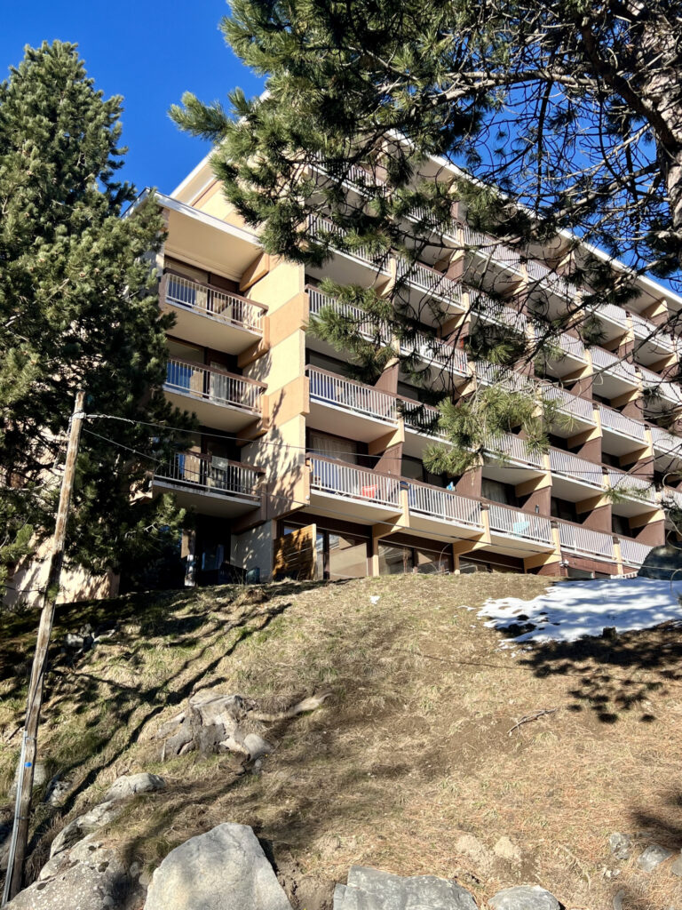 APPARTEMENT OFFRANT SUPERBE VUE ! – 1 pièce – NR chambres – 26.55 m²