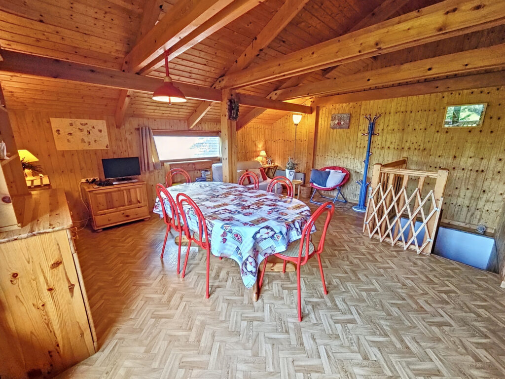 Chalet avec magnifique vue sur la montagne – 4 pièces – 3 chambres – 60 m²