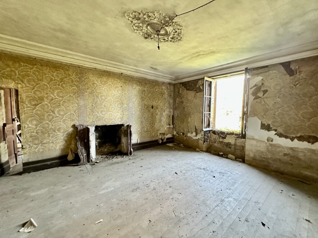 Propriété XIXe à restaurer  – 12 pièces – 6 chambres – 400 m²