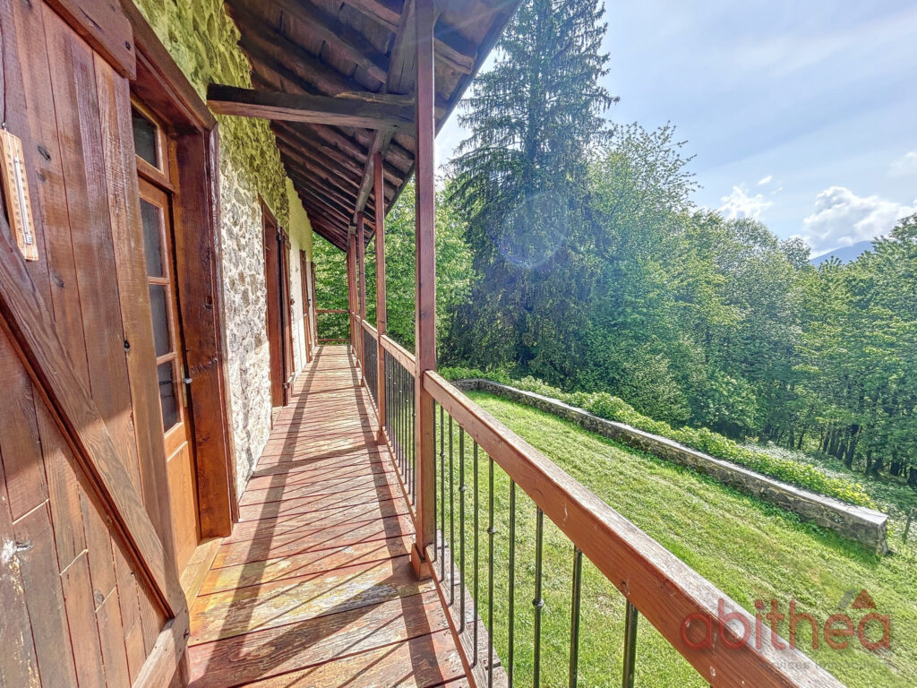 Maison en pierre de 170m2 avec vue  – 6 pièces – 4 chambres – 170 m²