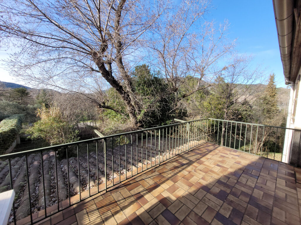 Maison Nyons 26110 – 4 pièces – 3 chambres – 94 m²