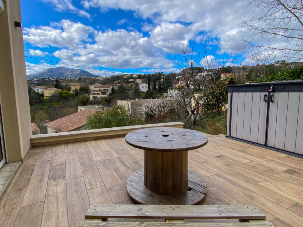 Maison R+2 dans un quartier résidentiel au coeur de Privas – 5 pièces – 3 chambres – 90 m²