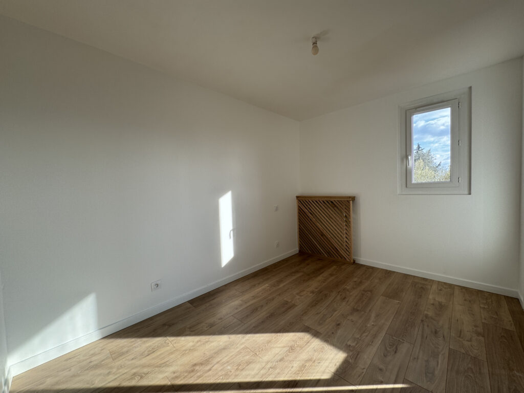 Appartement 4 pièces entièrement rénové – 4 pièces – 3 chambres – 74 m²