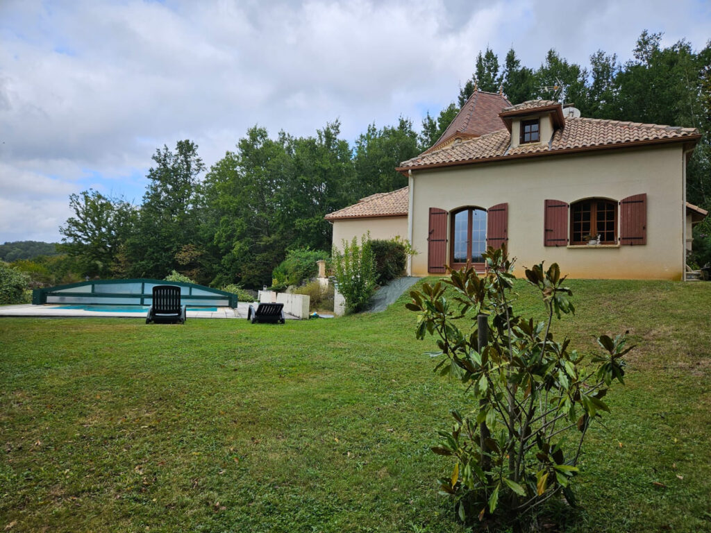 Maison 5 Pièces 171m2 Piscine Couverte – 5 pièces – 4 chambres – 171.29 m²