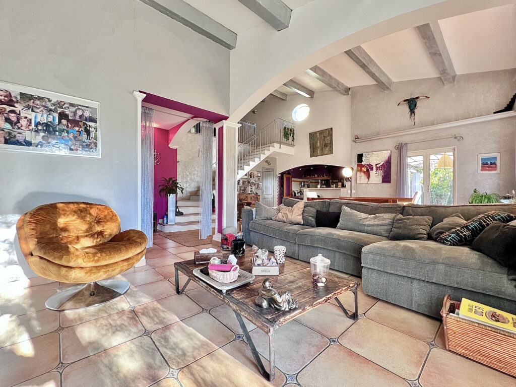 BLAUSASC – VILLA PROVENÇALE – PISCINE – 5 pièces – 3 chambres – 160 m²