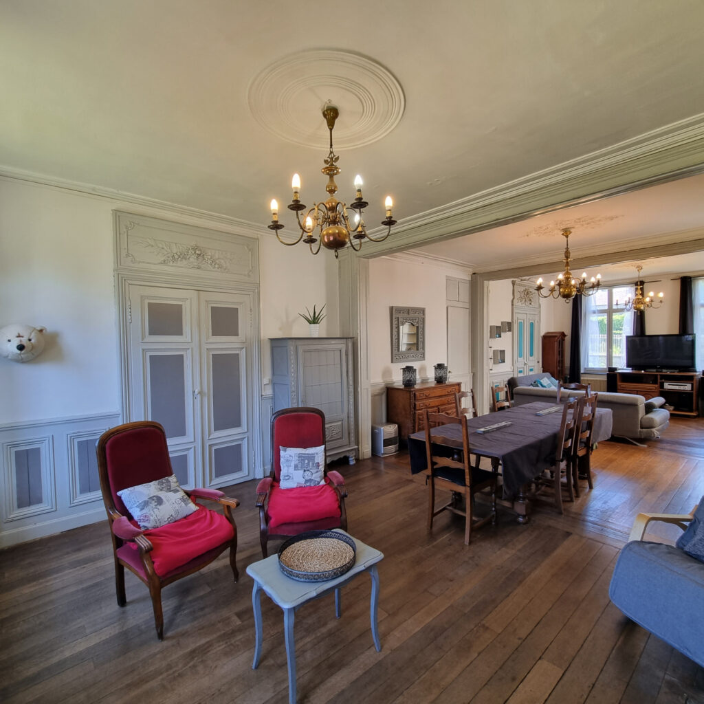 Aisne NORD Authentique maison de maître du 18ème siècle plei – NR pièces – 6 chambres – 325 m²