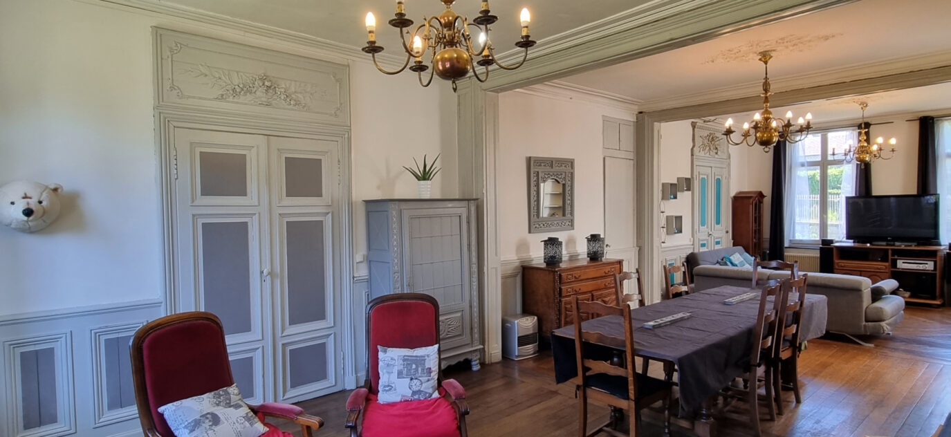 Aisne NORD Authentique maison de maître du 18ème siècle plei – NR pièces – 6 chambres – 325 m²