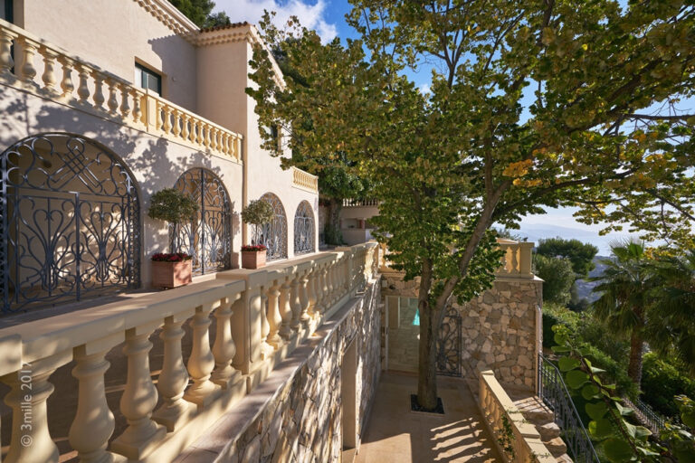 Somptueuse villa vue mer  – 7 pièces – 5 chambres – 550 m²