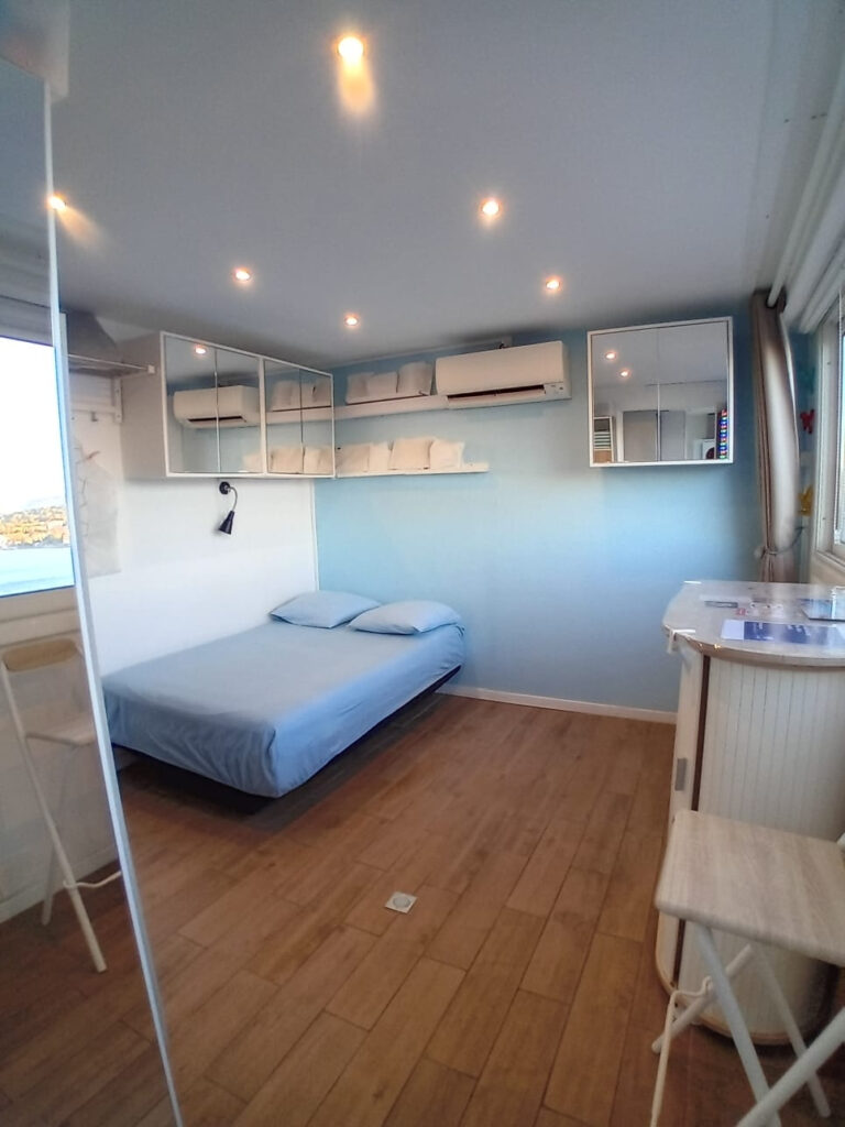 STUDIO VUE MER PLEIN COEUR DES SABLETTES  – 1 pièce – NR chambres – 19 m²