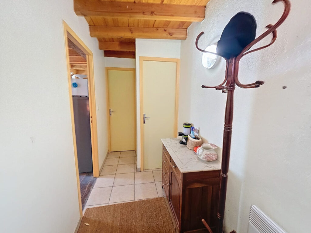 Grange aménagée avec magnifique vue sur la vallée – 3 pièces – 2 chambres – 57 m²