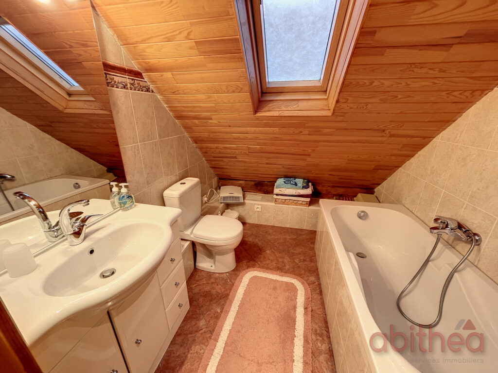 Maison en pierre de 170m2 avec vue  – 6 pièces – 4 chambres – 170 m²