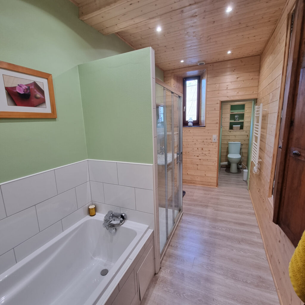 Aisne NORD Authentique maison de maître du 18ème siècle plei – NR pièces – 6 chambres – 325 m²