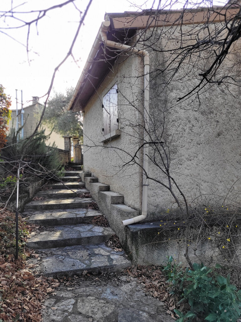 Maison Nyons 26110 – 4 pièces – 3 chambres – 94 m²