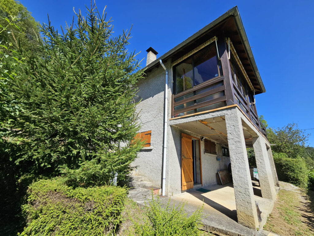 Maison avec vue sur les montagnes – 5 pièces – 4 chambres – 88 m²
