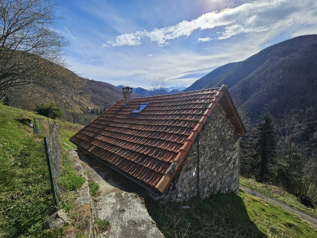 Grange aménagée avec magnifique vue sur la vallée – 3 pièces – 2 chambres – 57 m²