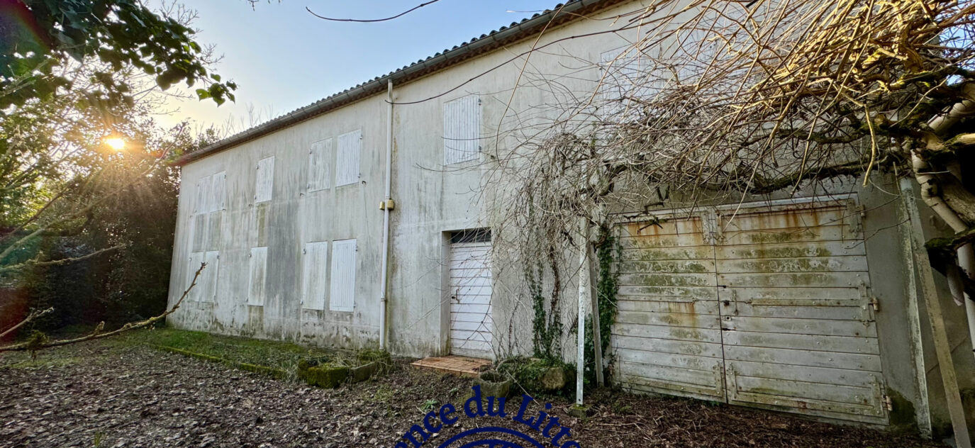 Arces S/Gironde charentaise familiale face à l’estuaire – 9 pièces – 6 chambres – 236 m²