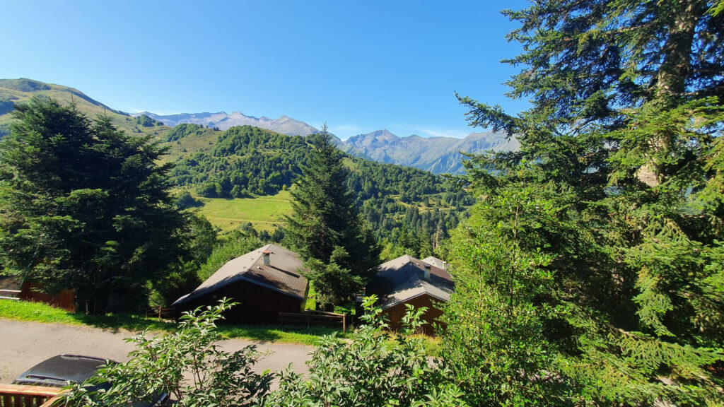 Chalet avec magnifique vue sur la montagne – 4 pièces – 3 chambres – 60 m²