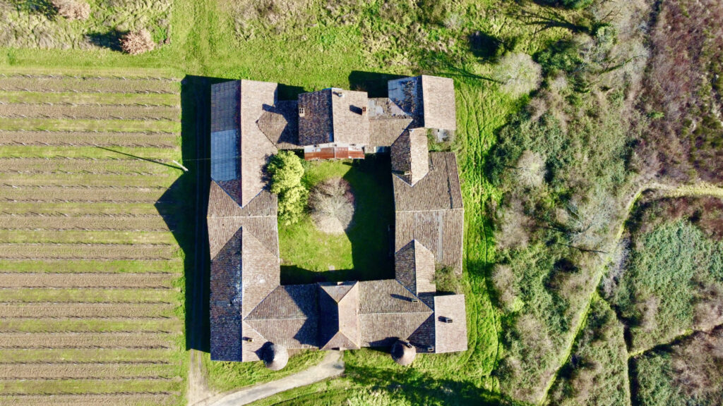 Propriété XIXe à restaurer  – 12 pièces – 6 chambres – 400 m²